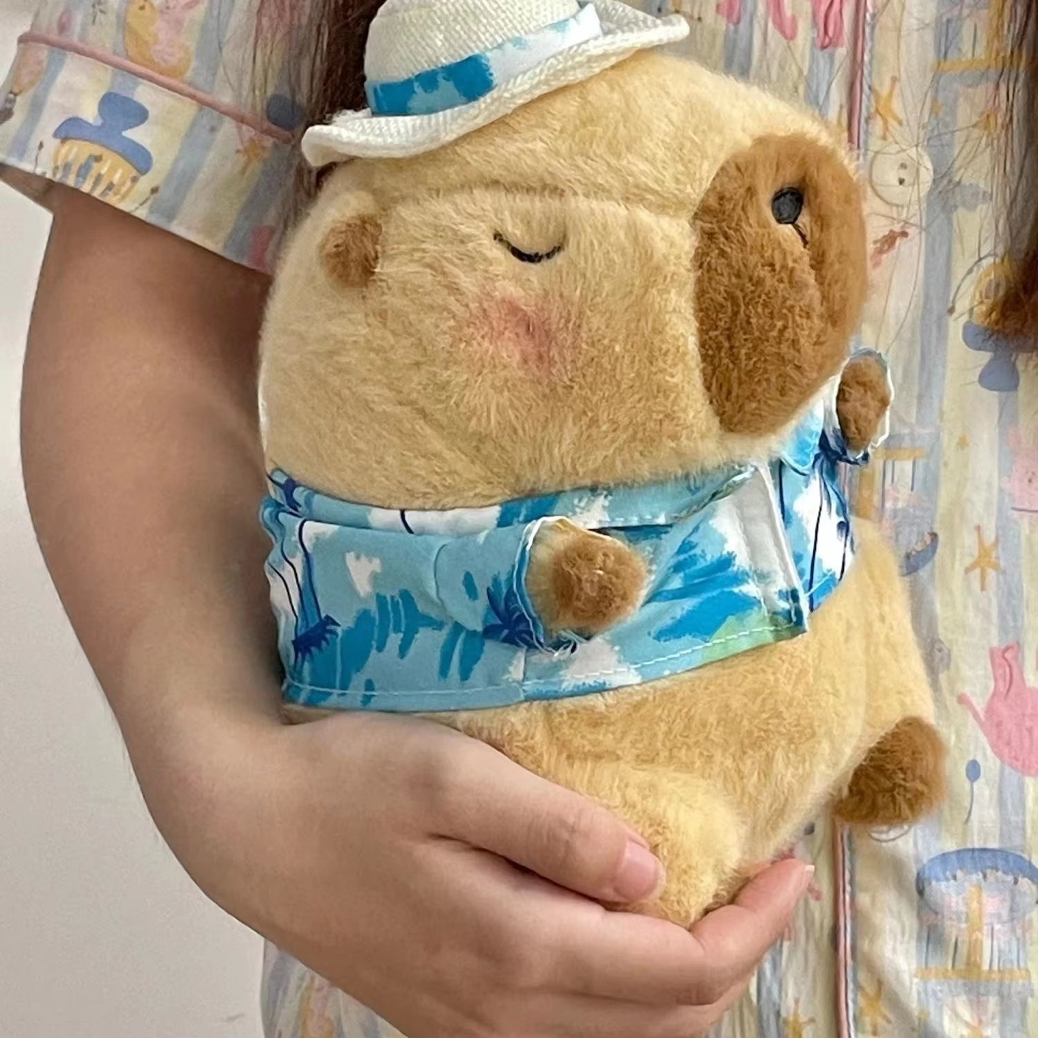 Adorable 23Cm Capybara Plush Toy - Soft, Fluffy Anime Doll Perfect for all gift giving!