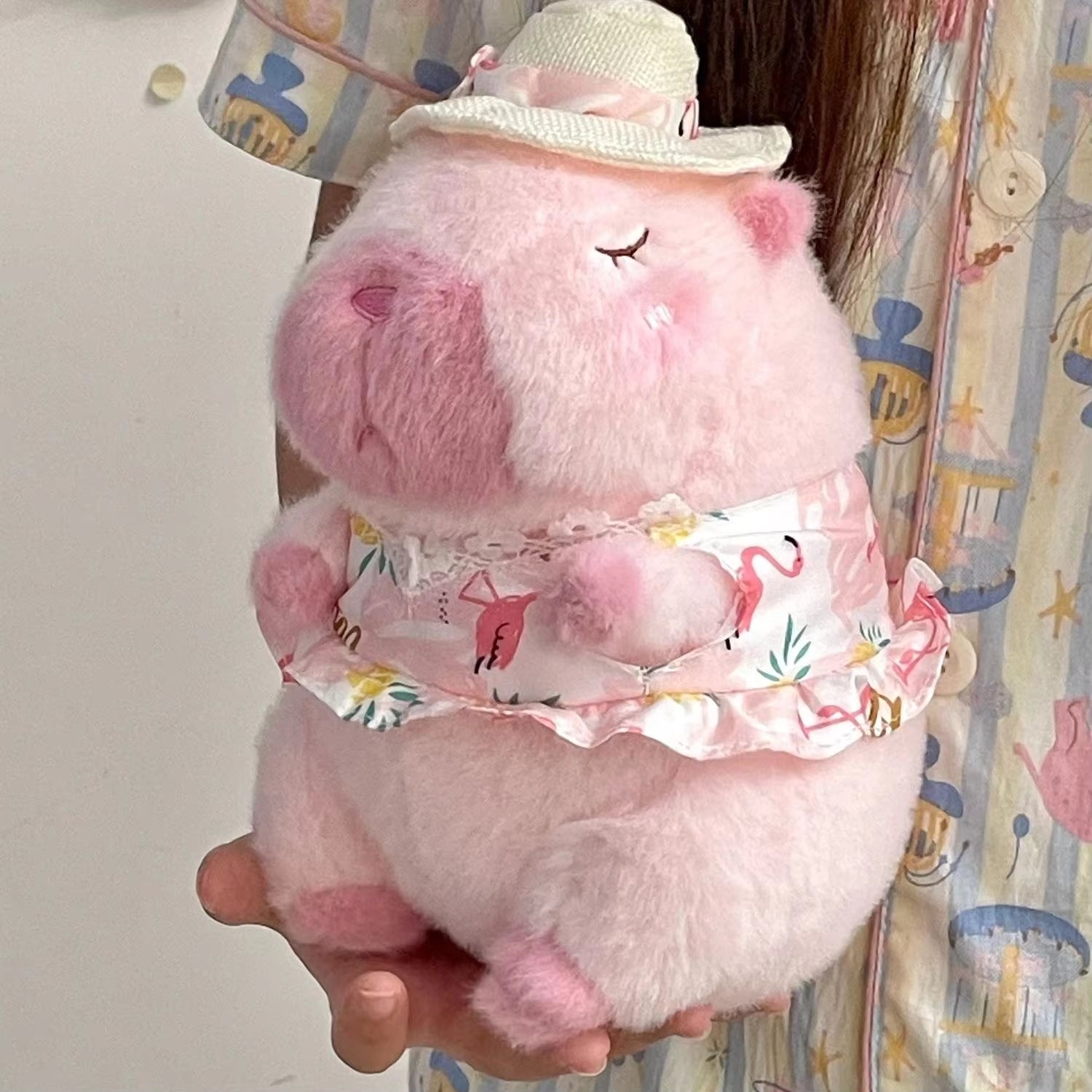 Adorable 23Cm Capybara Plush Toy - Soft, Fluffy Anime Doll Perfect for all gift giving!